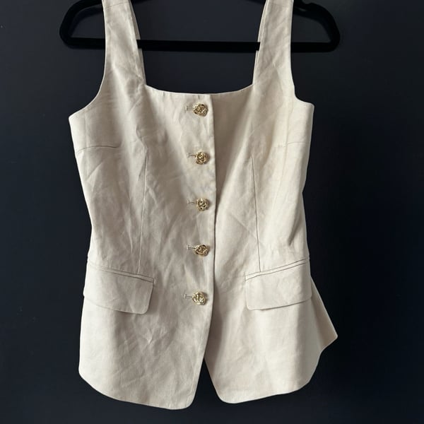 Elie Tahari Women's Square Neck Tailored Button-Front Vest