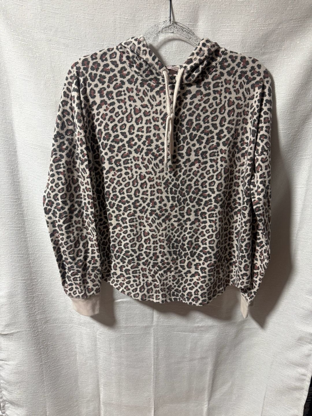 Victoria's Secret Women's Waffle Knit Leopard Print Hoodie and Shorts Loungewear Set 2
