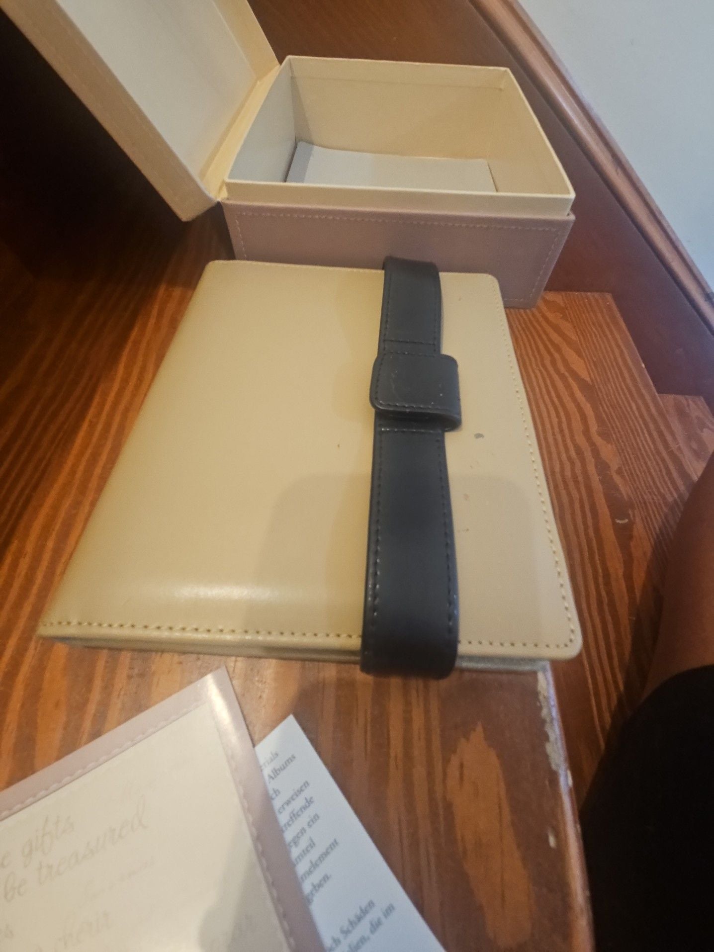 Creative Memories 'Time for Triumph' Scrapbook Album with Gift Box 5