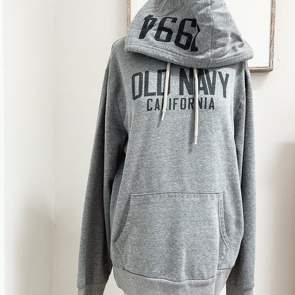 Old Navy California Graphic Pullover Hoodie in Heather Gray
