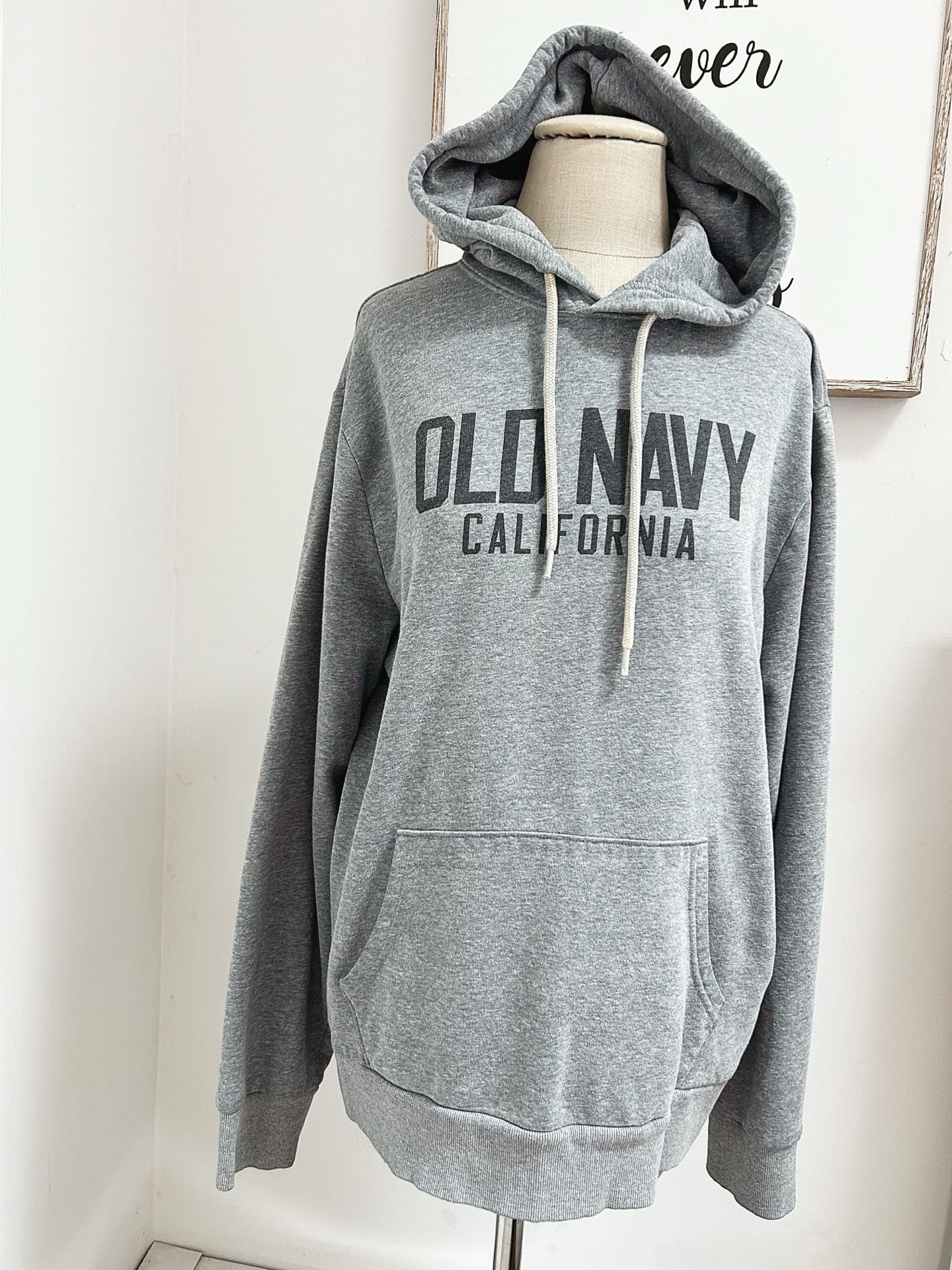 Old Navy California Graphic Pullover Hoodie in Heather Gray 4