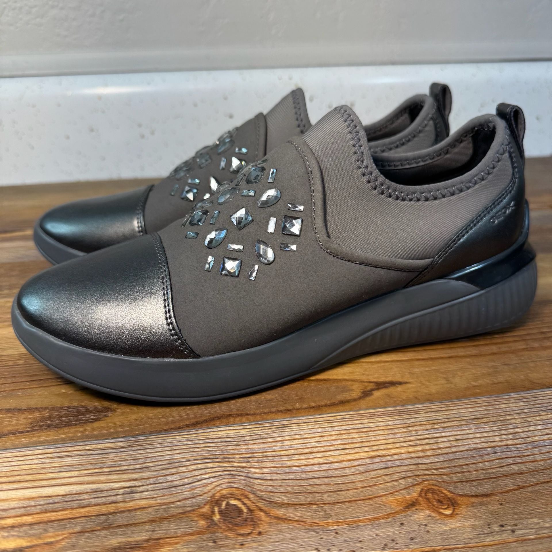NEW Geox Respira Women’s 7 Gray Rhinestone Embellished Slip On Sneakers Bling 3