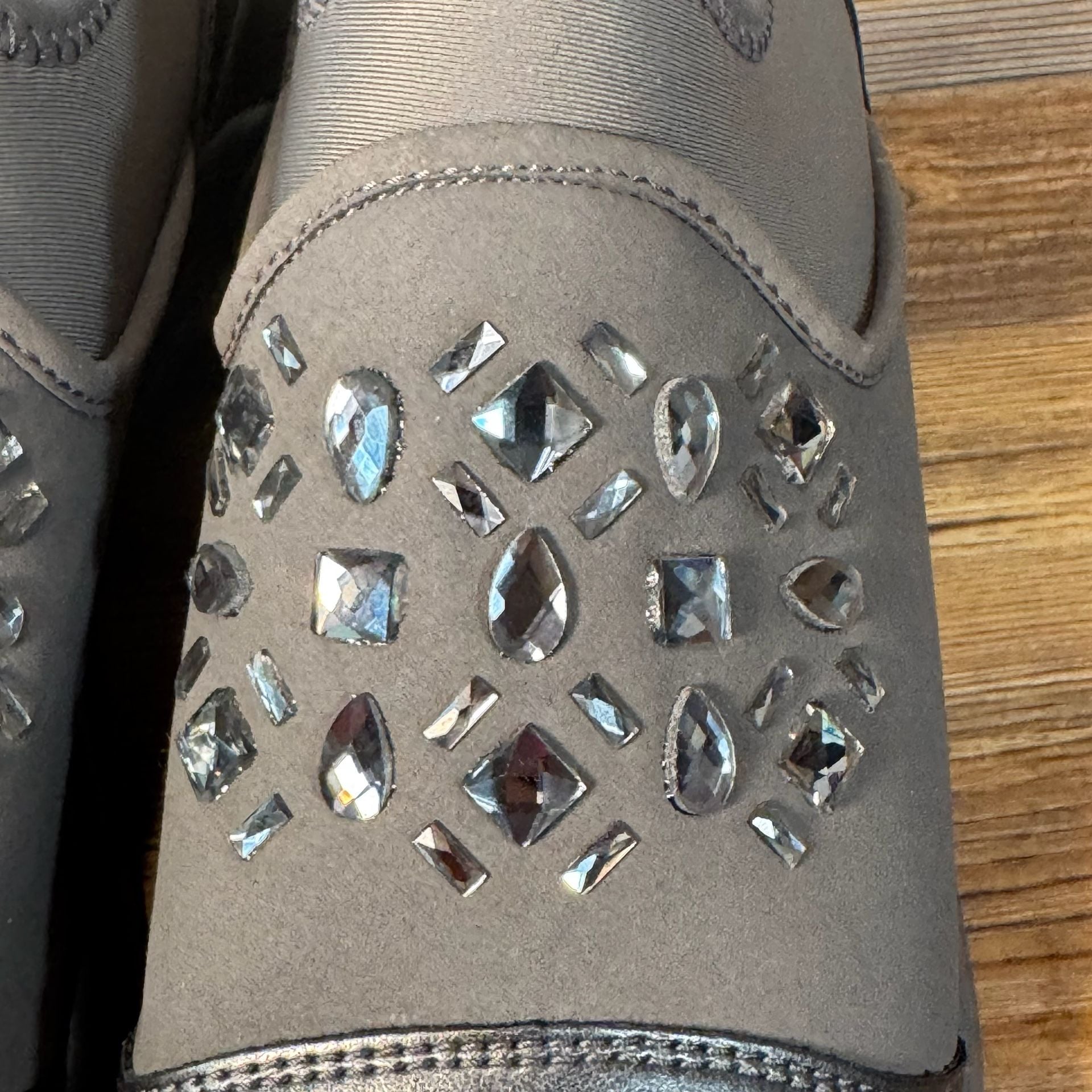 NEW Geox Respira Women’s 7 Gray Rhinestone Embellished Slip On Sneakers Bling 5