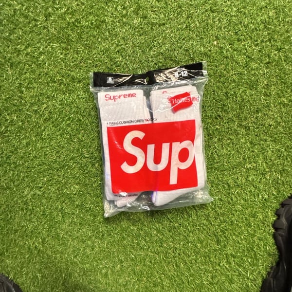 Supreme x Hanes Cushion Crew Socks 4-Pack White