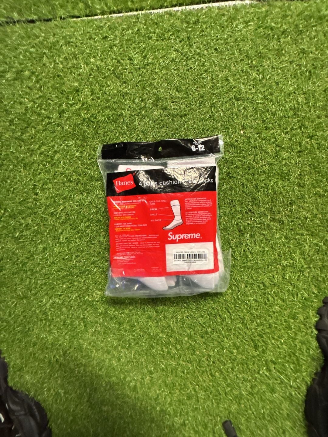 Supreme x Hanes Cushion Crew Socks 4-Pack White 3