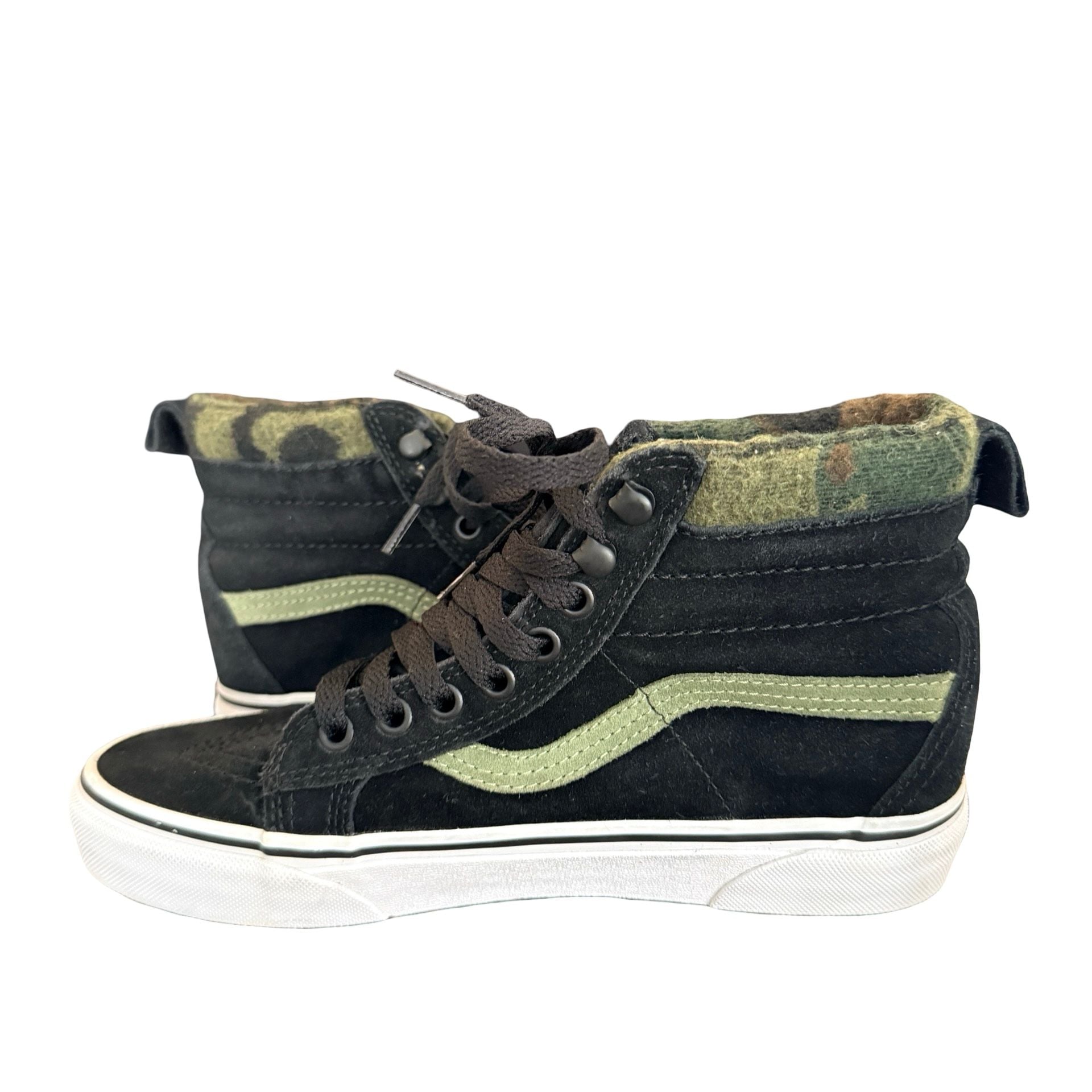 Vans Sk8-Hi MTE-1 Water Resistant High-Top Sneakers Mens 6.5 / Women’s 8
4