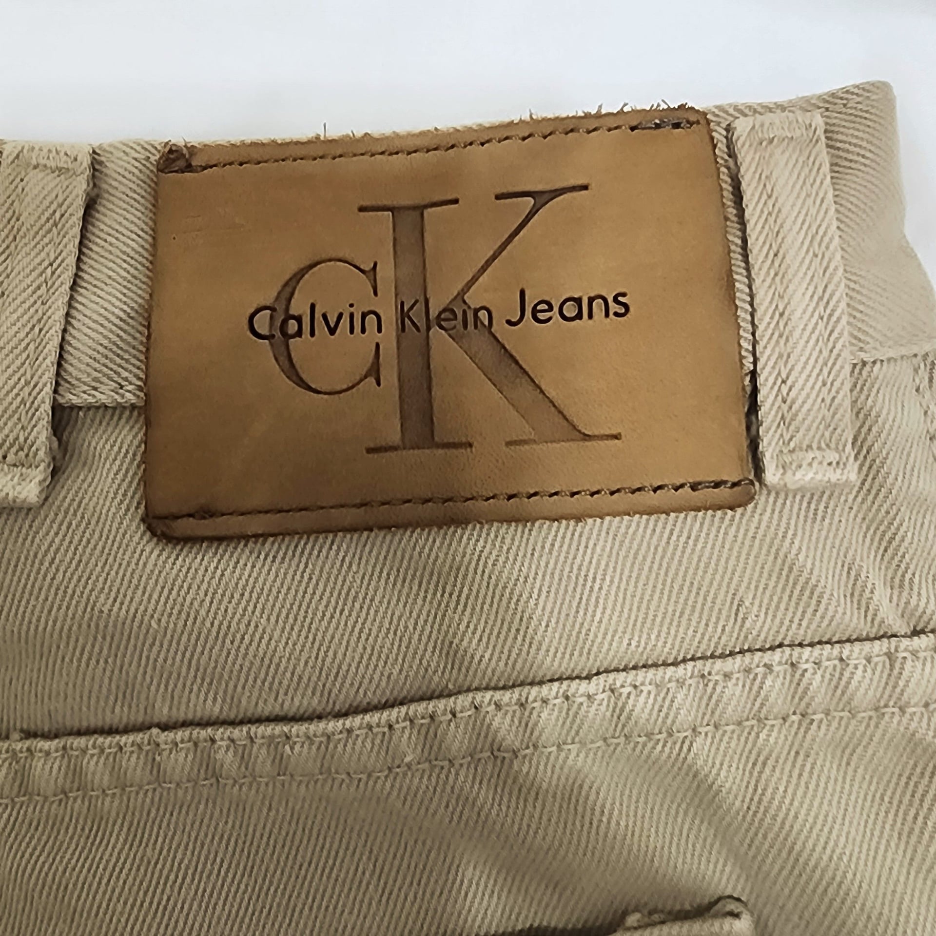 Calvin Klein Jeans Easy Fit Garment Dye Khaki Denim Shorts Size 36 8