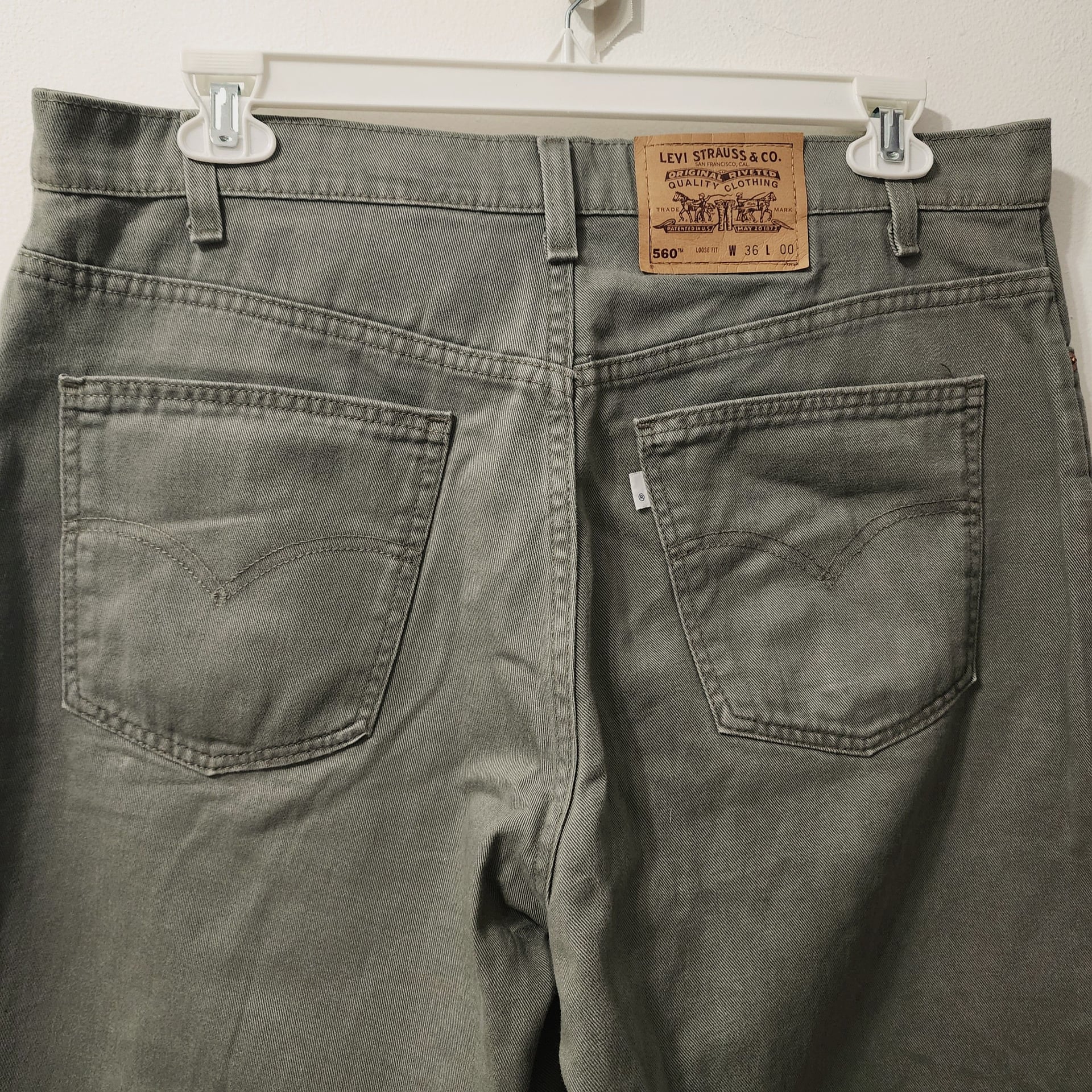 Vintage Levi's 560 Loose Fit Denim Shorts Green Men's Size 36 Made in USA 5