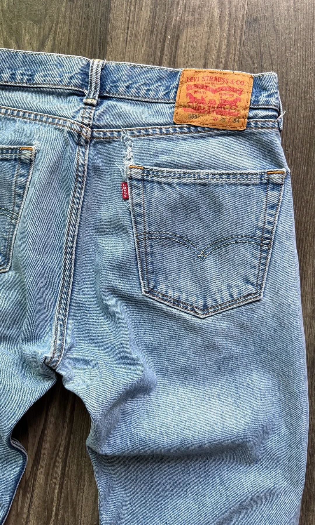Vintage Levi's 505 Regular Fit Straight Leg Jeans, Light Wash, Men's Size 33x34 11