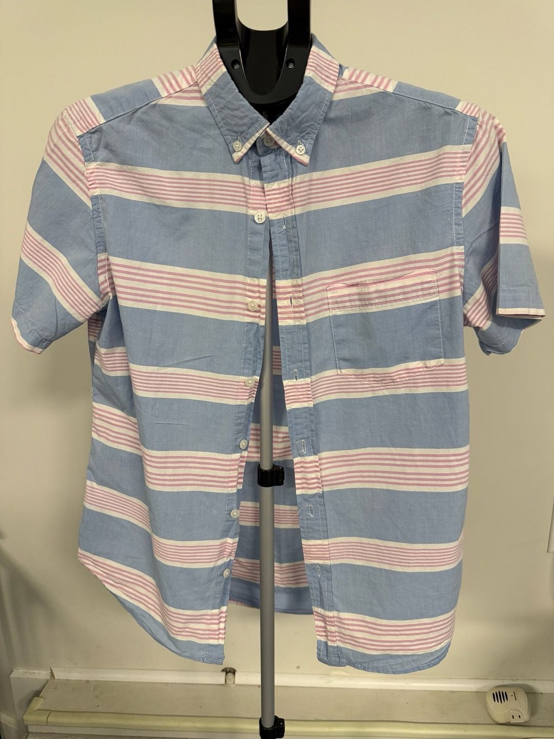 Old Navy The Classic Shirt Slim Fit Short Sleeve Button Down Striped Shirt 2