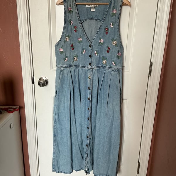 Vintage Jane Ashley Denim Button-Front Midi Dress with Floral Embroidery Medium 
