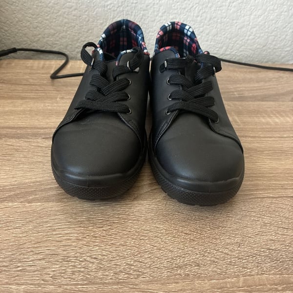 Pansy Mall-Walking Women's Black Lace-Up Sneakers Plaid Interior size 23.5 EEEE