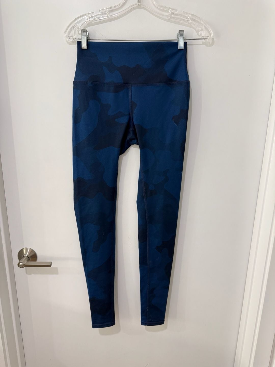 Alo Yoga Women's High-Waist Blue Camo Print Leggings 2