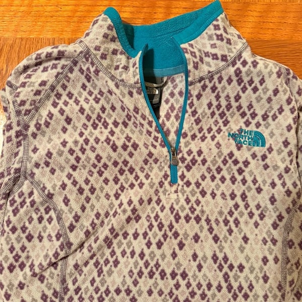 The North Face Women's 1/4 Zip Fleece Pullover Geometric Diamond Pattern Purple Teal