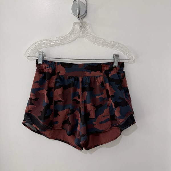 Lululemon Hotty Hot Low-Rise Lined Shorts, Heritage 365 Camo Red Multi, Size 8