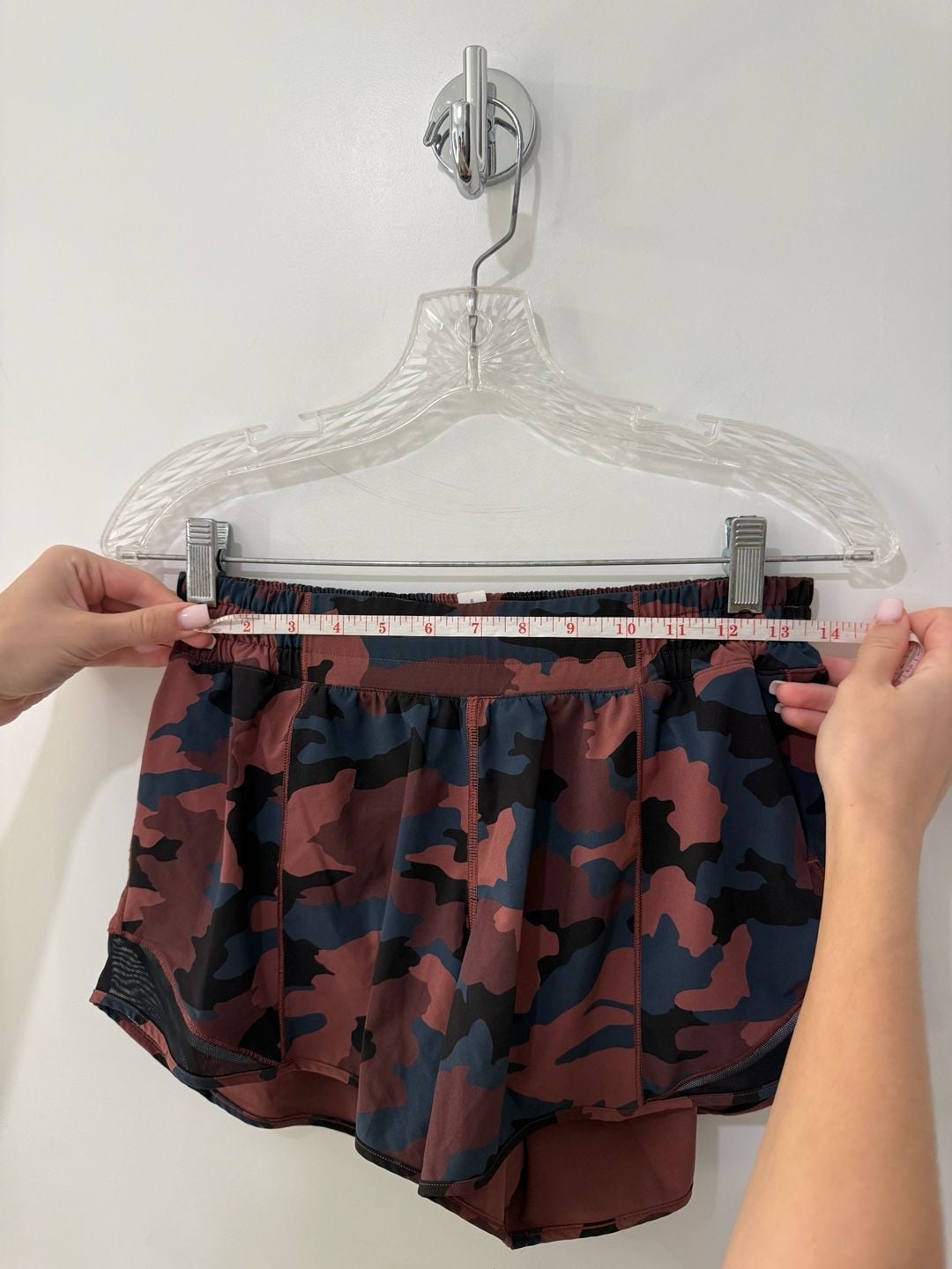 Lululemon Hotty Hot Low-Rise Lined Shorts, Heritage 365 Camo Red Multi, Size 8 5