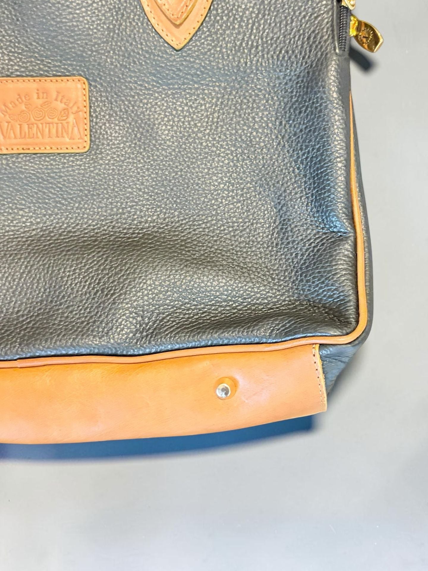 Valentina Made in Italy Vintage Pebbled Leather Two-Tone Shoulder Bag 7