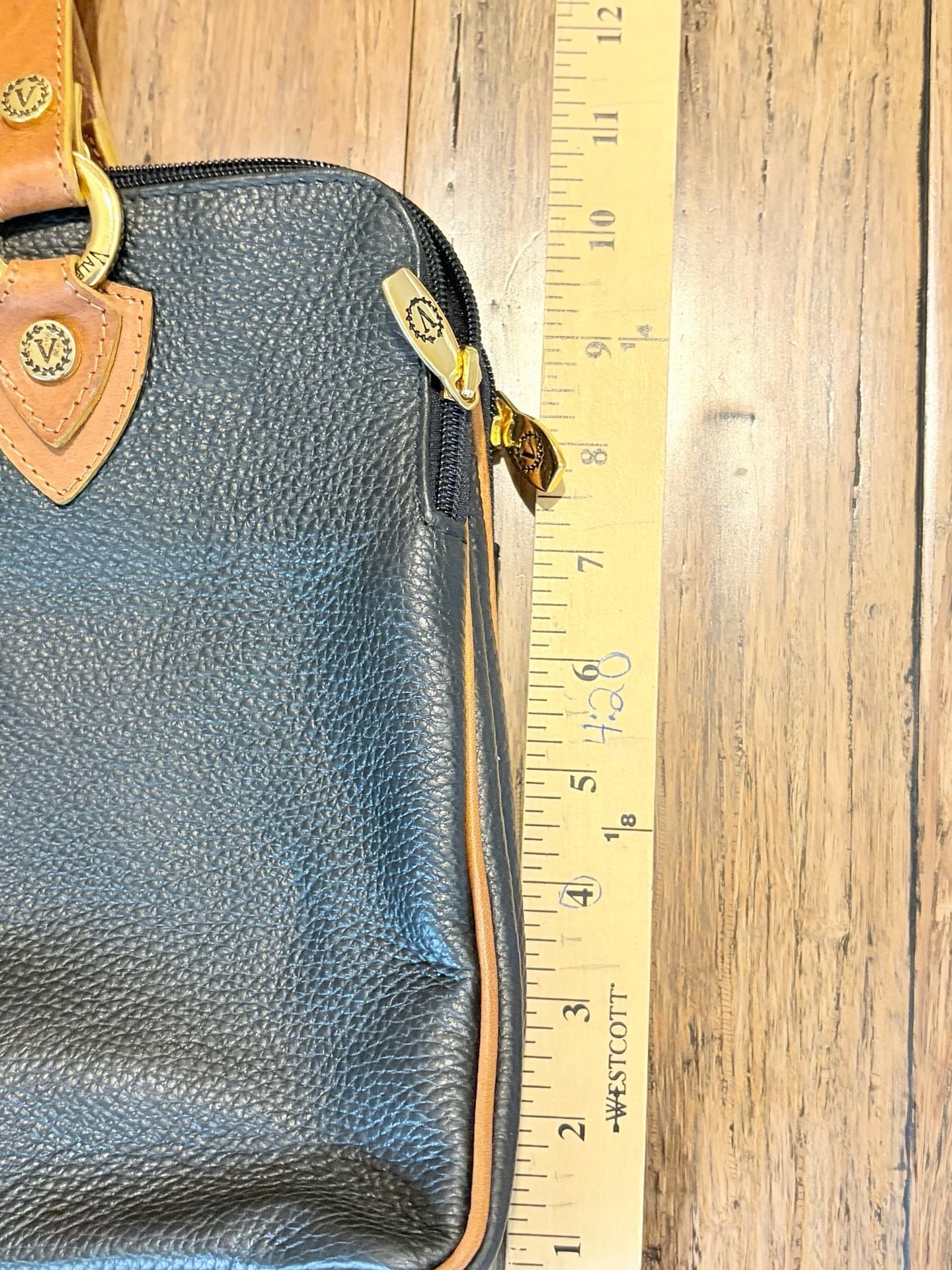 Valentina Made in Italy Vintage Pebbled Leather Two-Tone Shoulder Bag 11