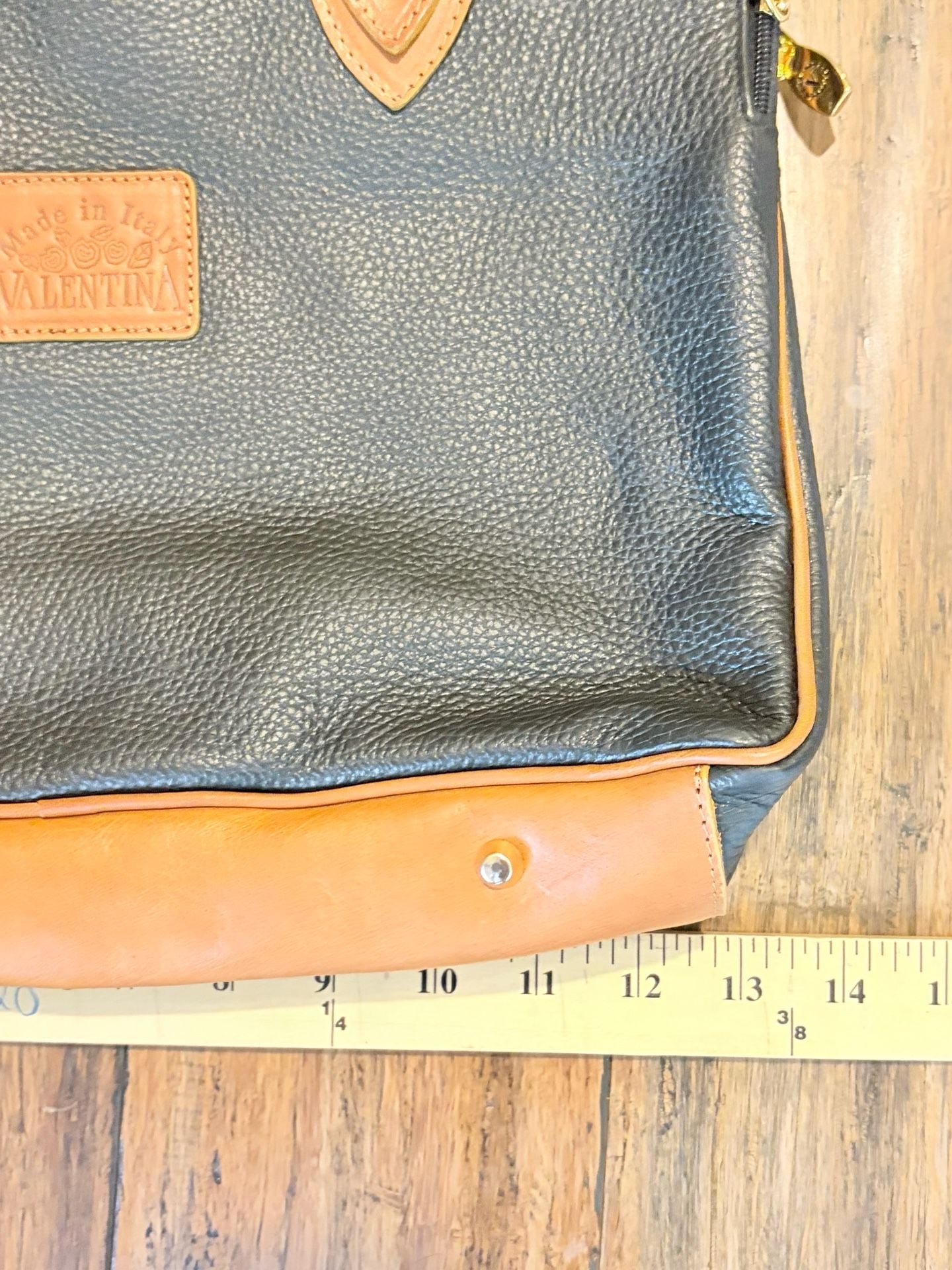 Valentina Made in Italy Vintage Pebbled Leather Two-Tone Shoulder Bag 12