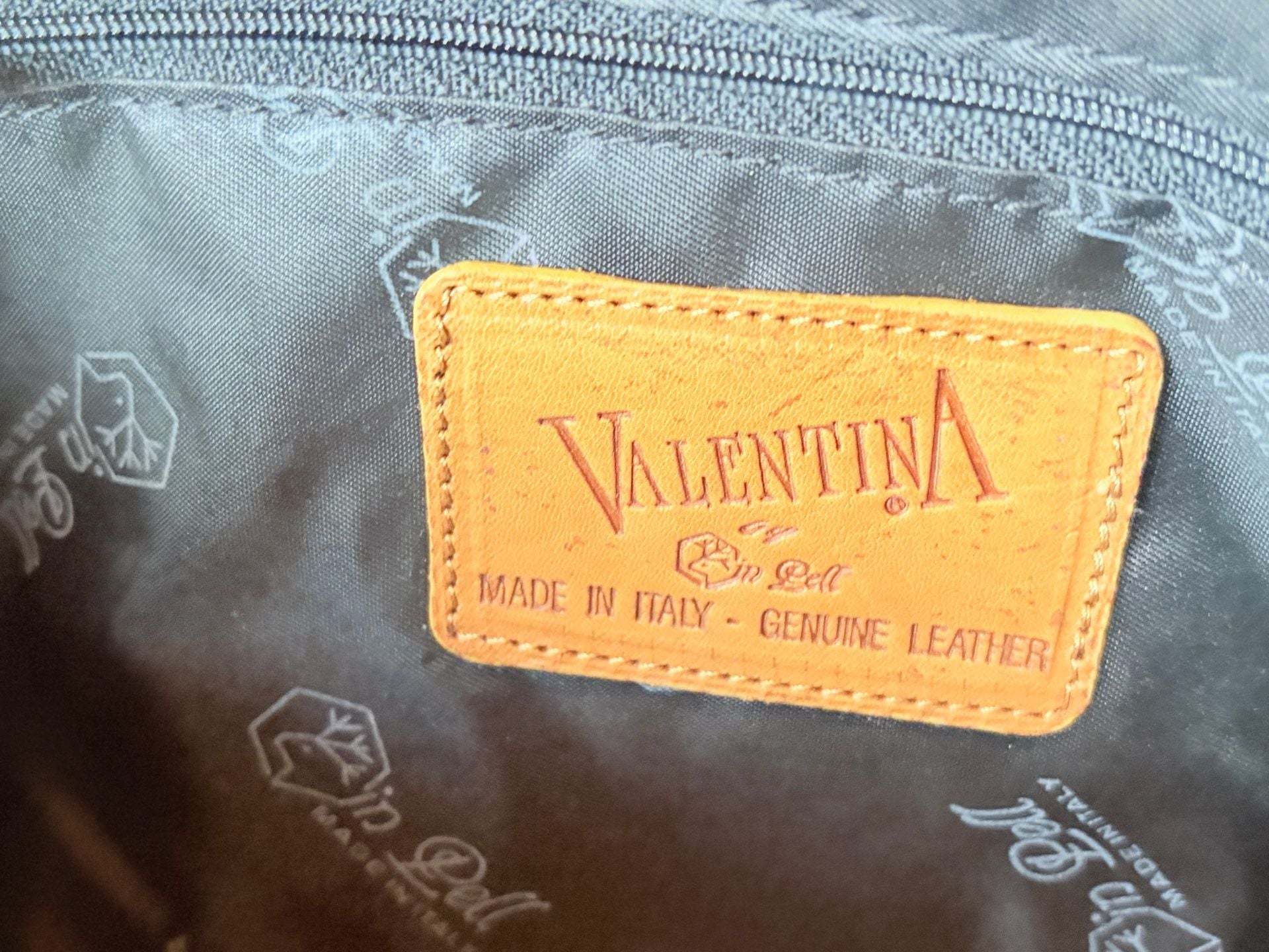 Valentina Made in Italy Vintage Pebbled Leather Two-Tone Shoulder Bag 13