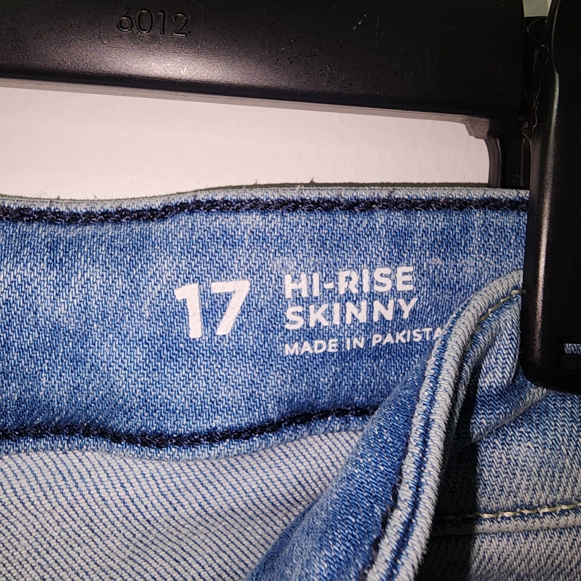 Arizona Jean Co. Women's Distressed Hi-Rise Skinny Jeans Size 17 Light Wash 4