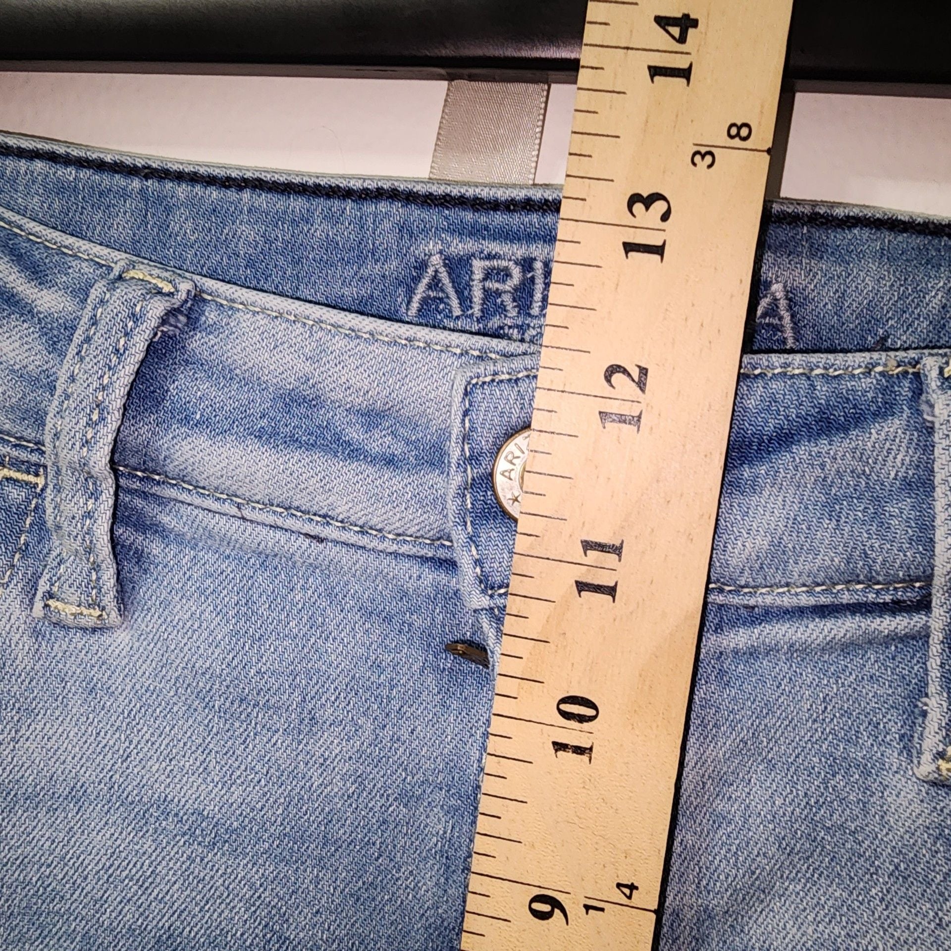 Arizona Jean Co. Women's Distressed Hi-Rise Skinny Jeans Size 17 Light Wash 10