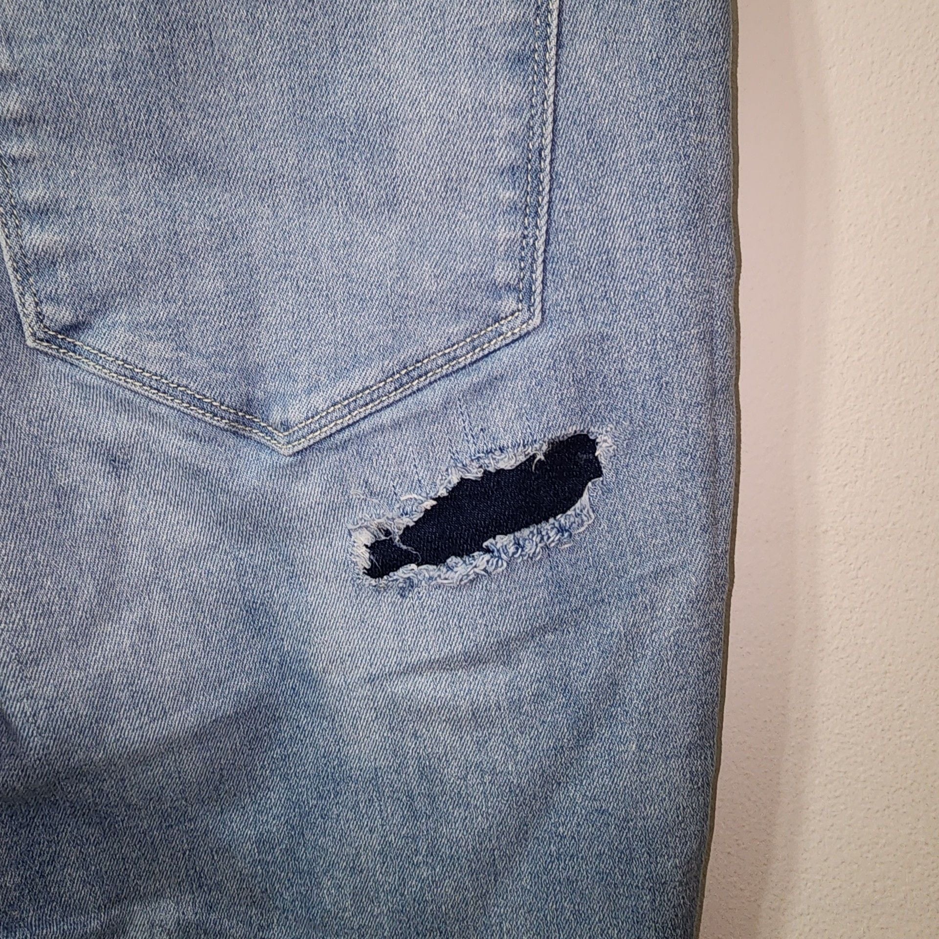 Arizona Jean Co. Women's Distressed Hi-Rise Skinny Jeans Size 17 Light Wash 15