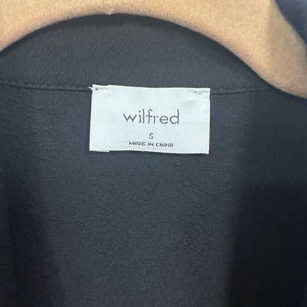 Wilfred Aritzia Black Long Sleeve Button Up Blouse Shirt with Chest Pocket Size S