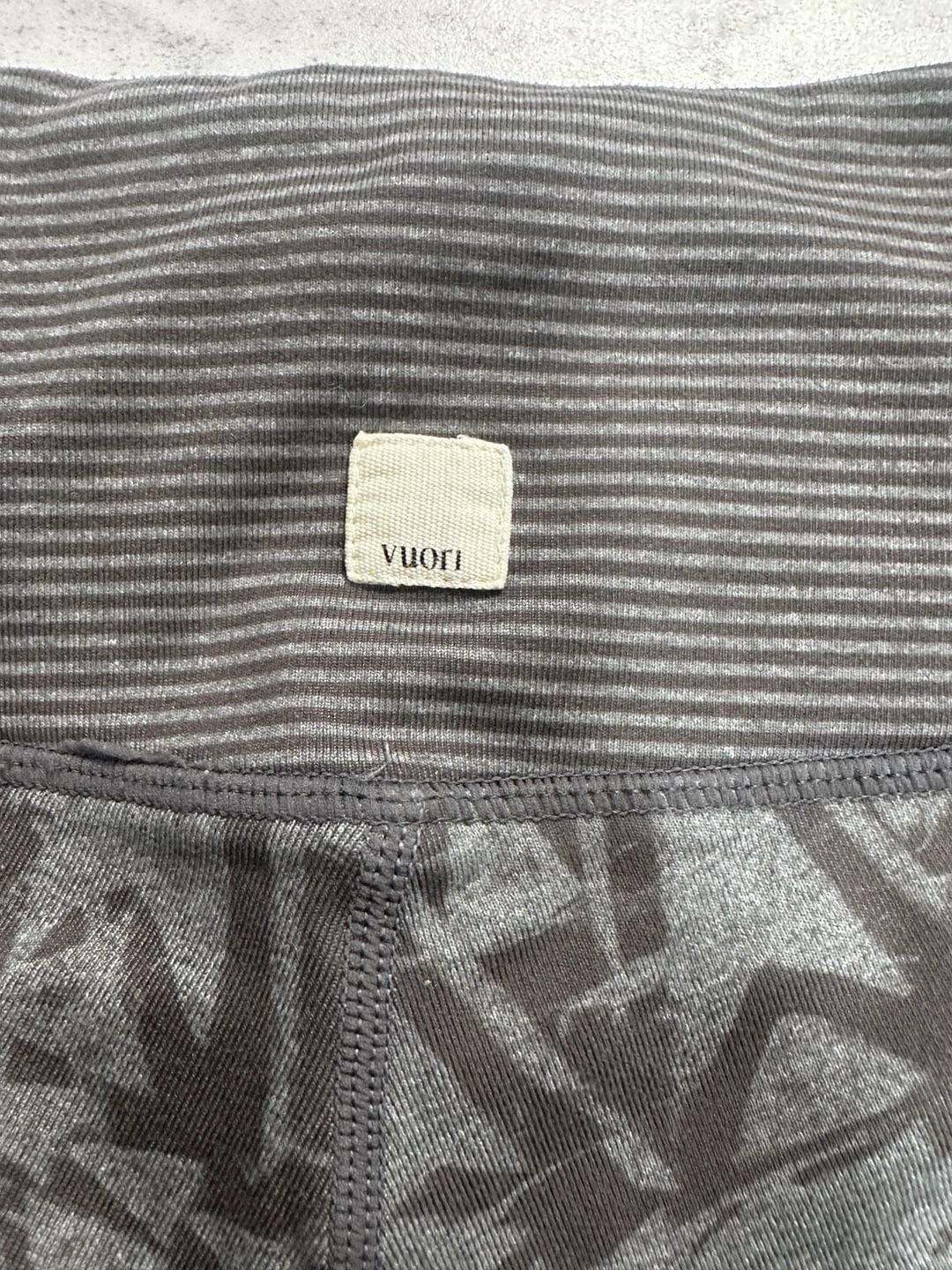 Vuori Women's Crop Leggings See Measurements For Sizing Read Description 2