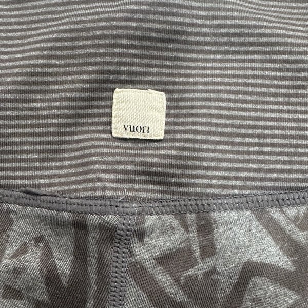 Vuori Women's Crop Leggings See Measurements For Sizing Read Description