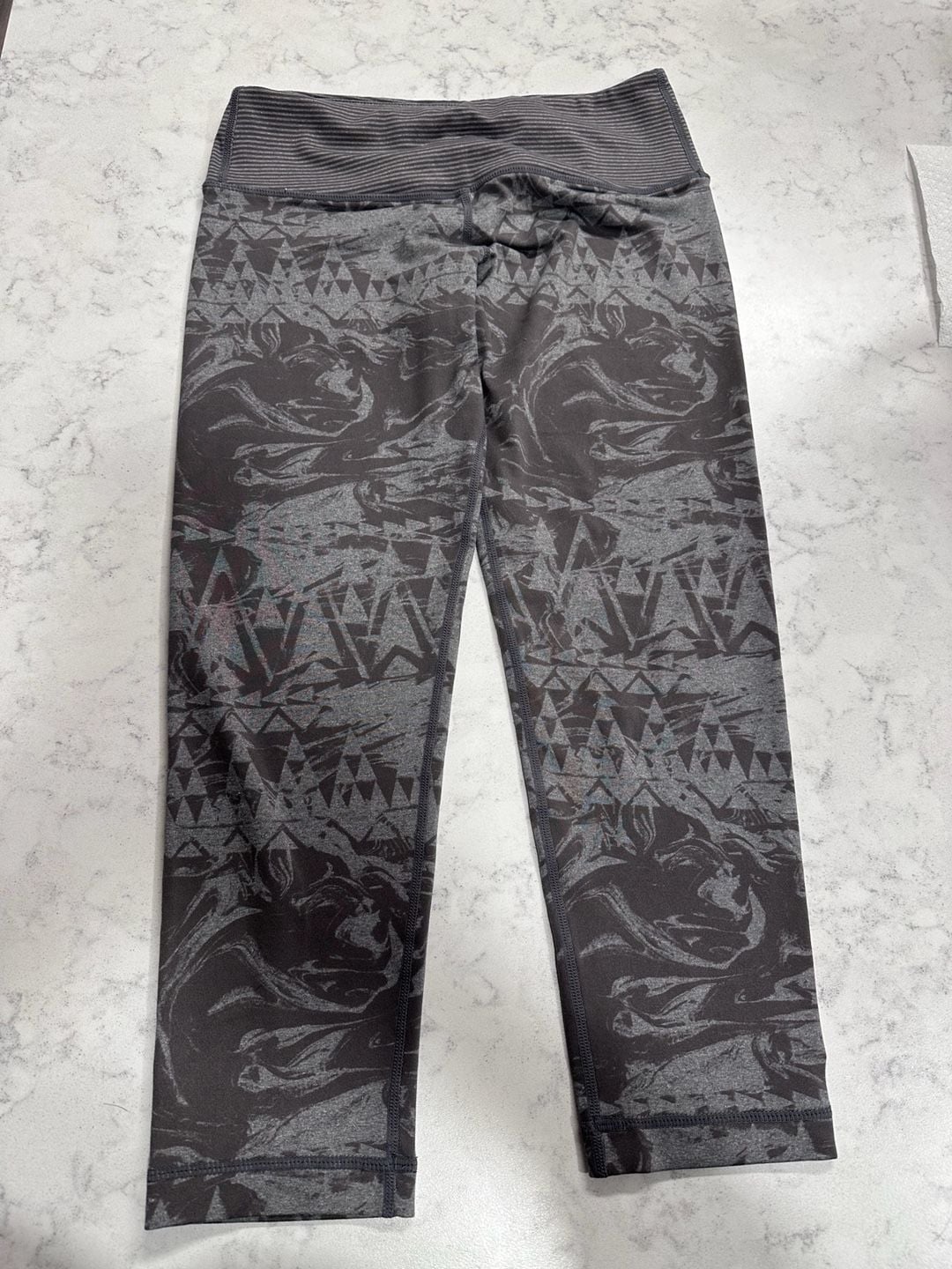 Vuori Women's Crop Leggings See Measurements For Sizing Read Description 5