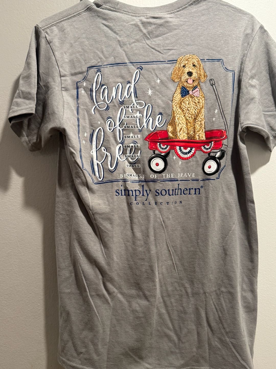 Simply Southern Land Of The Free Patriotic Dog Short Sleeve T-Shirt Gray Small 2