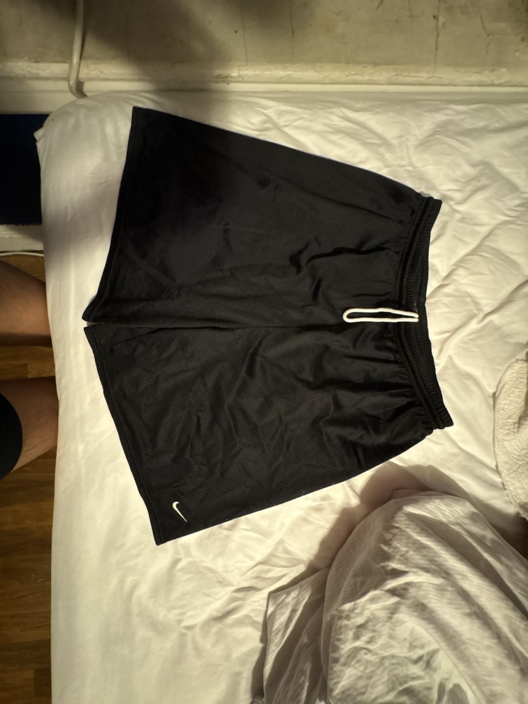 Vintage Nike Black Mesh Athletic Shorts with White Drawstring Size L 2