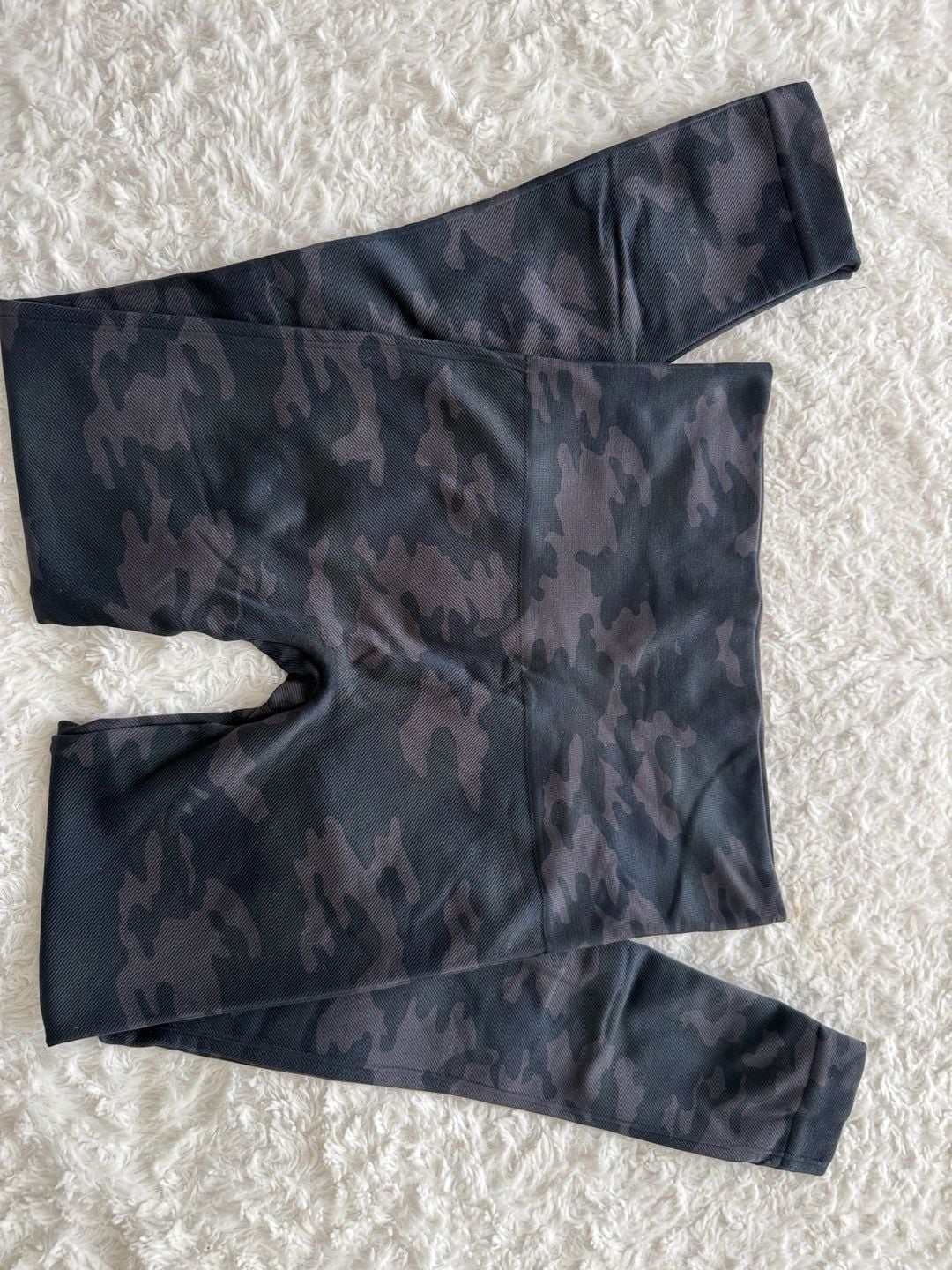Spanx Look At Me Now Seamless Leggings Black Camo Size S 2