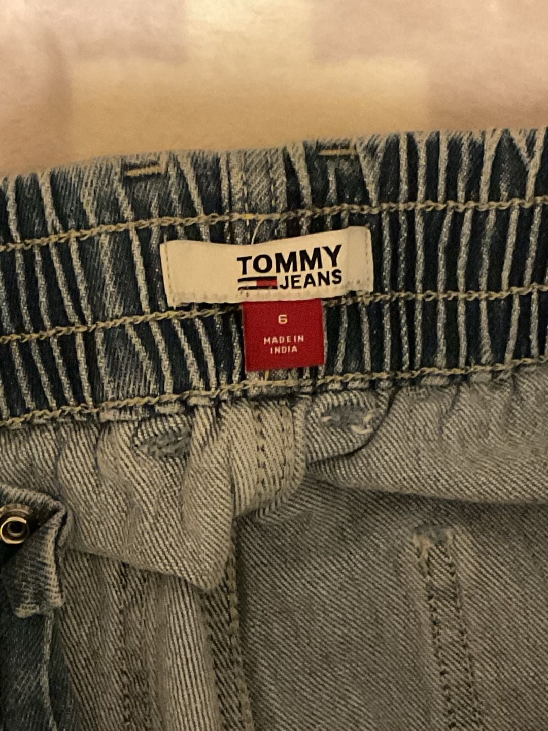 Tommy Jeans Women's Elastic Waist Jogger Jeans Mid Wash Size 6 6