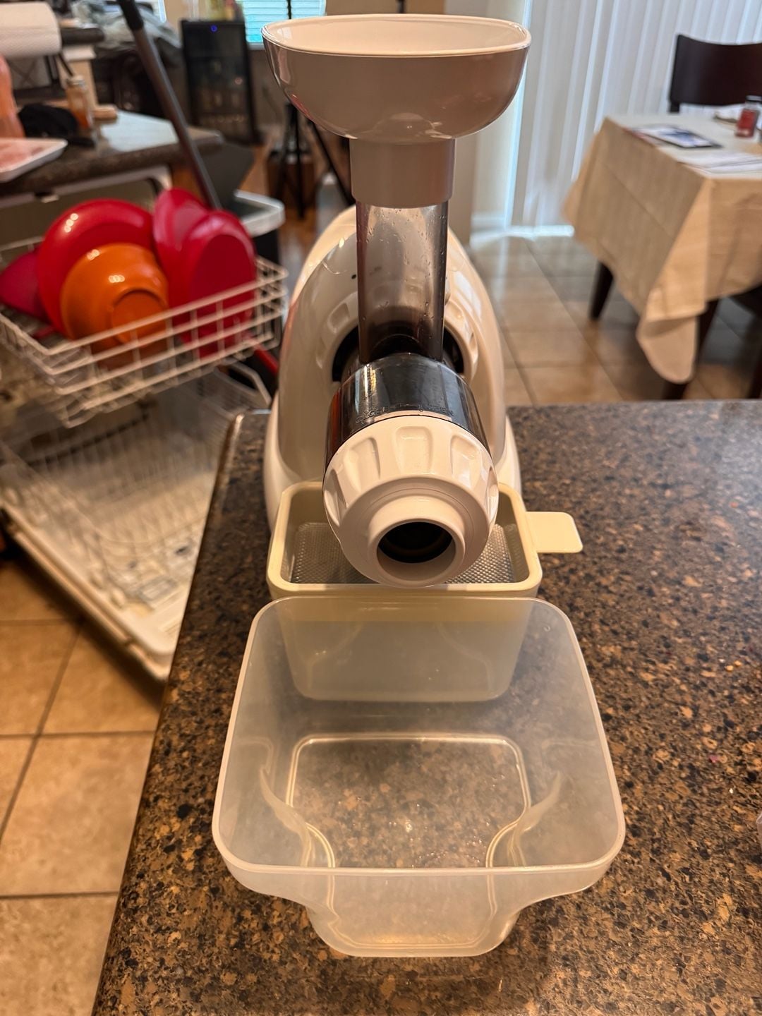 Omega 8004 Nutrition Center Commercial Masticating Juicer White 4