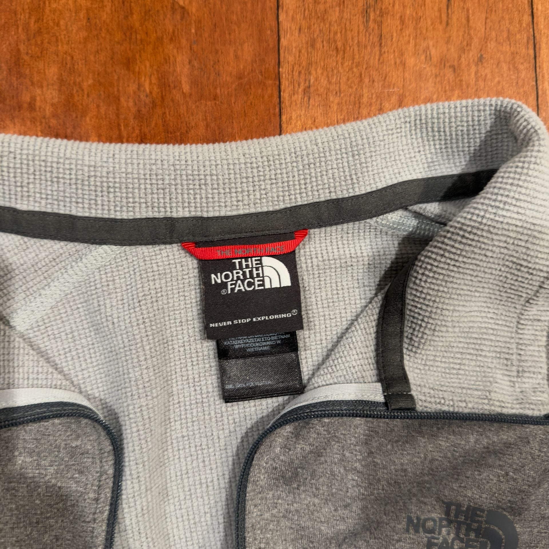 The North Face Men's Gray FlashDry Quarter Zip Long Sleeve Pullover Jacket Large 3