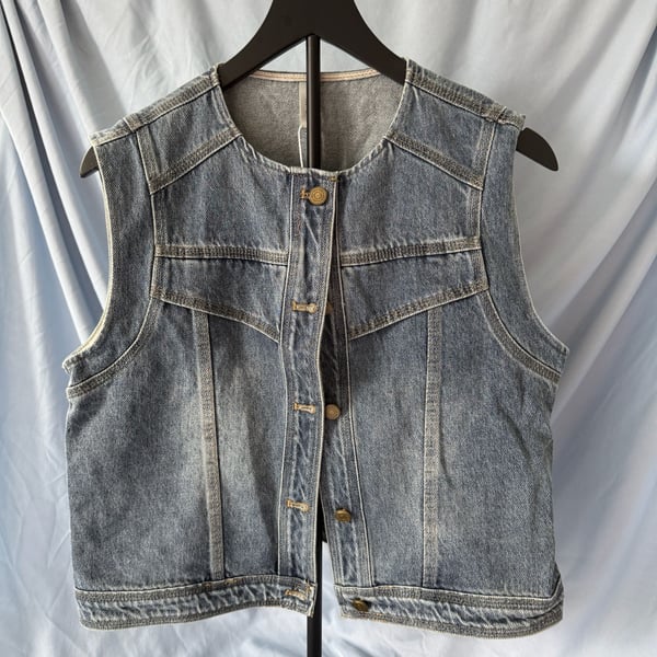 M.G.W Classic Fashion Women's Blue Denim Vest Size M