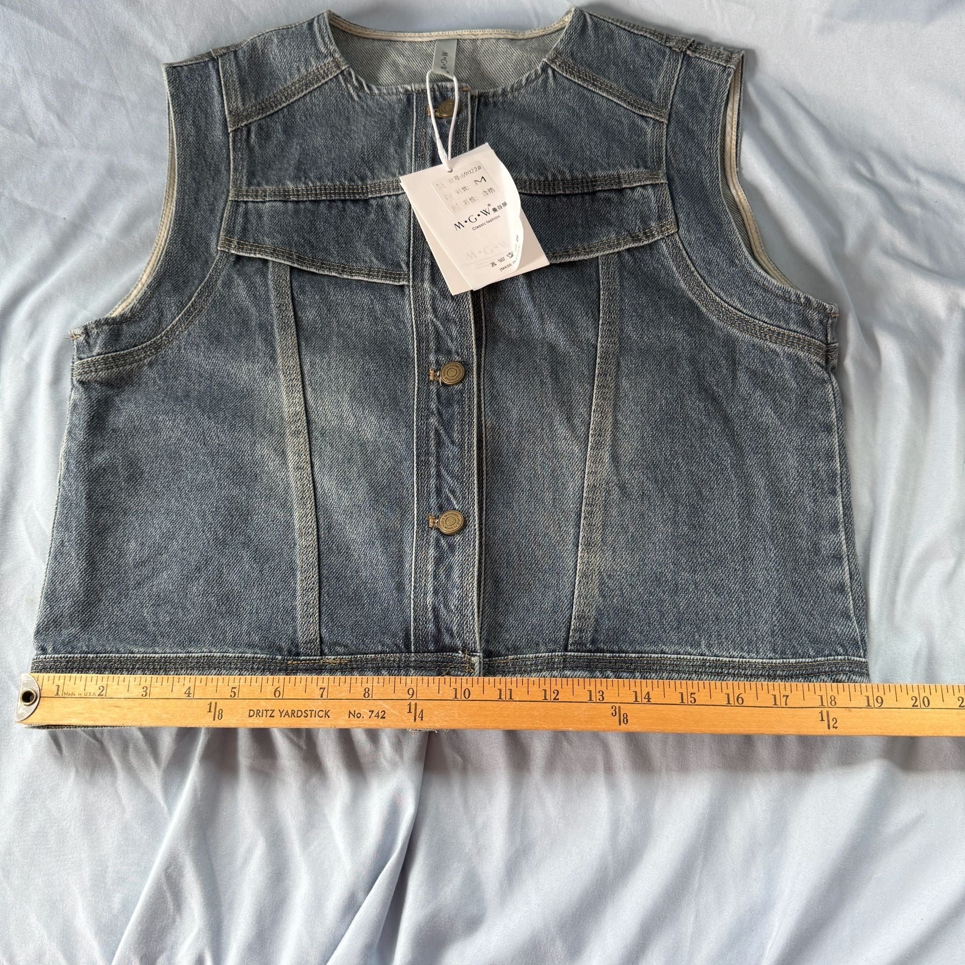 M.G.W Classic Fashion Women's Blue Denim Vest Size M 12