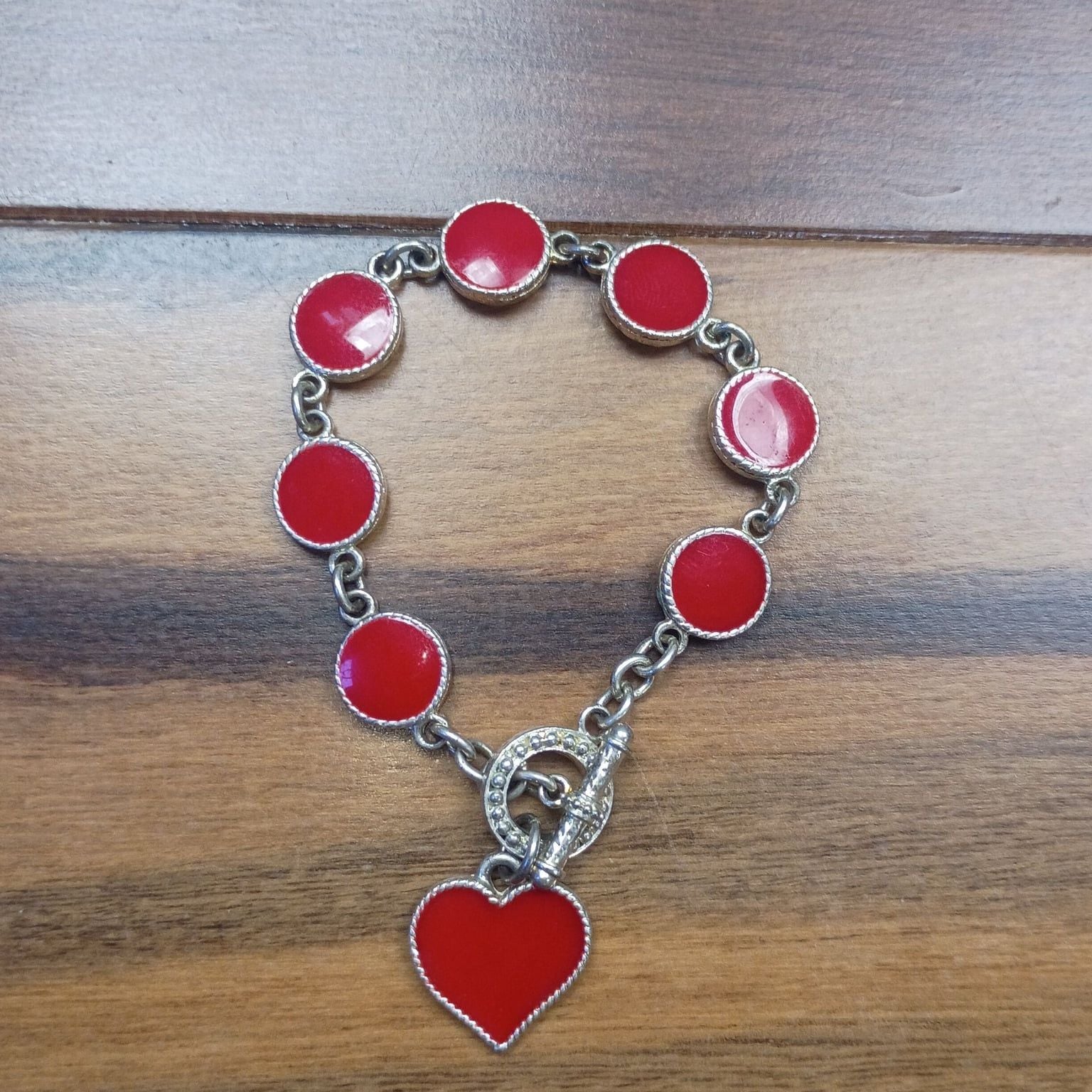 Vintage Silver Tone Red Enamel Circle and Heart Charm Toggle Bracelet 3