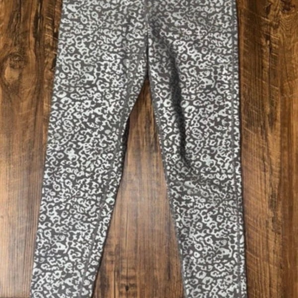 Mono B Silver Foil Leopard Print Leggings APH2883 Size Small