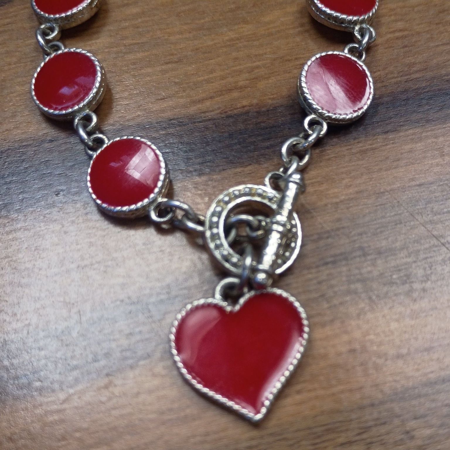 Vintage Silver Tone Red Enamel Circle and Heart Charm Toggle Bracelet 4