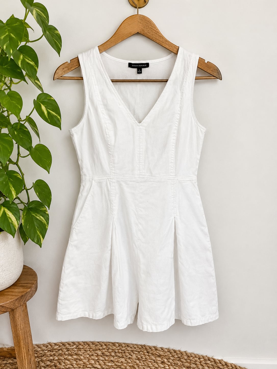 Banana Republic White V-Neck Sleeveless Denim Dress Size 6 2