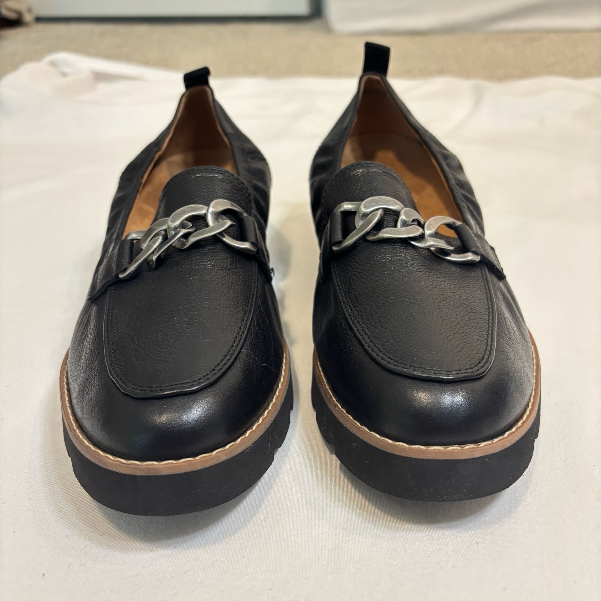 Vionic Cynthia Black Chain Loafer Shoes Size 8 Orthotic Support Lug Sole 3