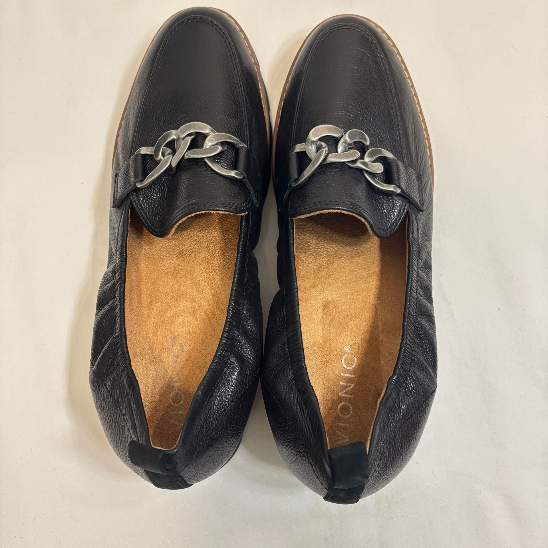 Vionic Cynthia Black Chain Loafer Shoes Size 8 Orthotic Support Lug Sole 5