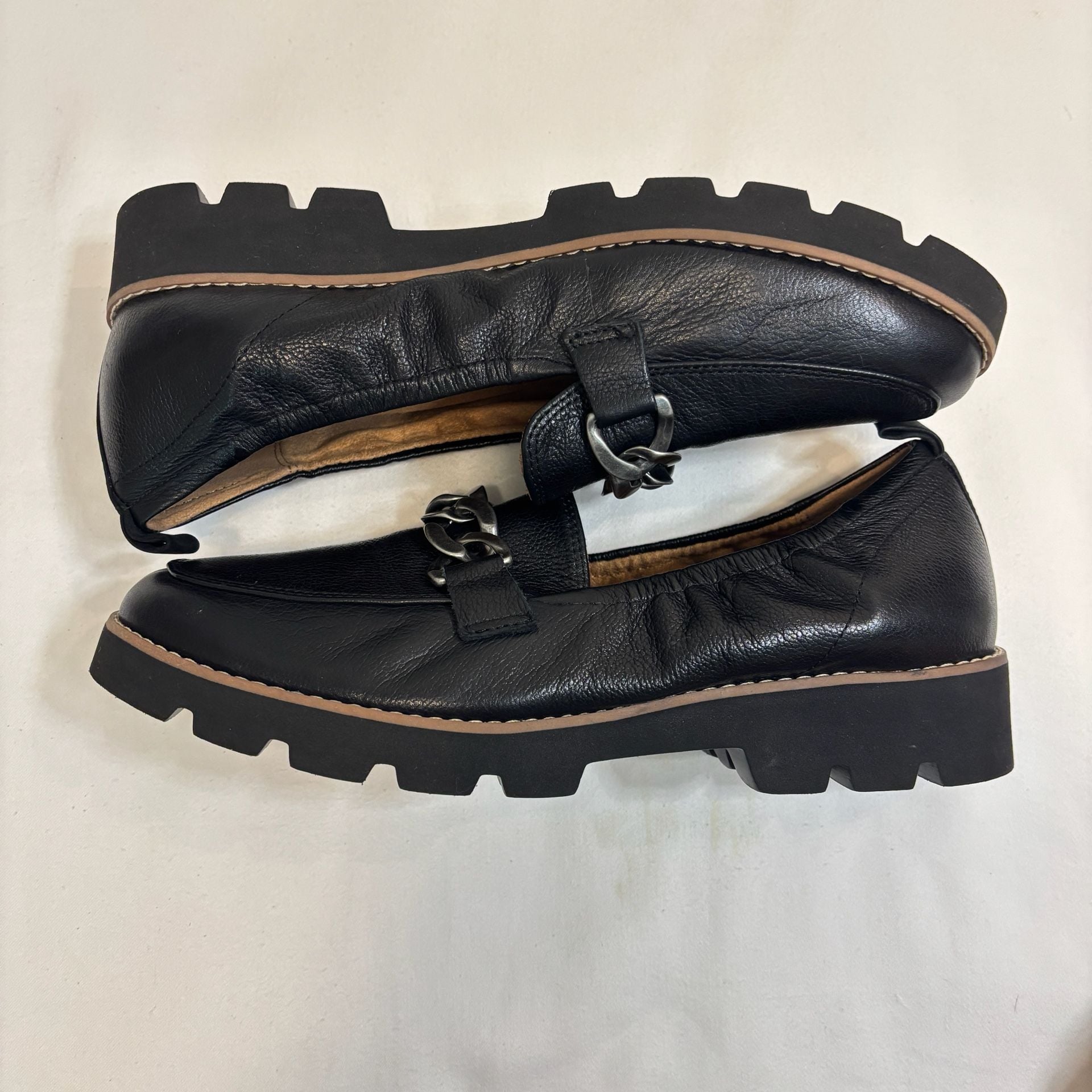 Vionic Cynthia Black Chain Loafer Shoes Size 8 Orthotic Support Lug Sole 8