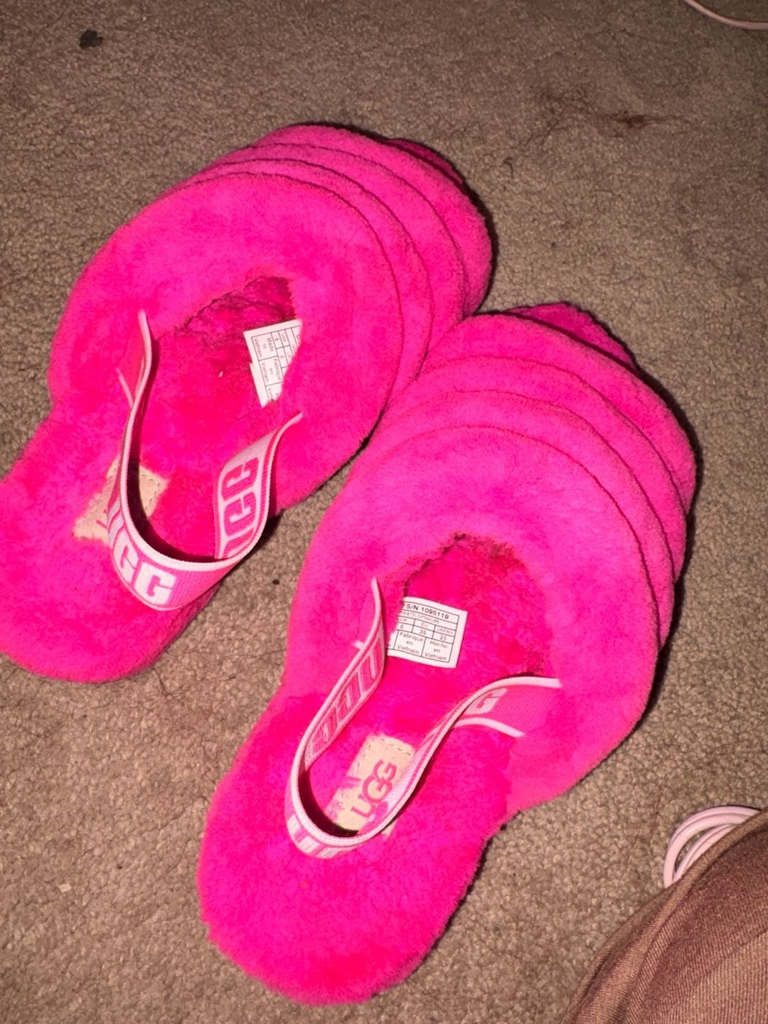 UGG Fluff Yeah Slide Slippers Hot Pink Size 8 4