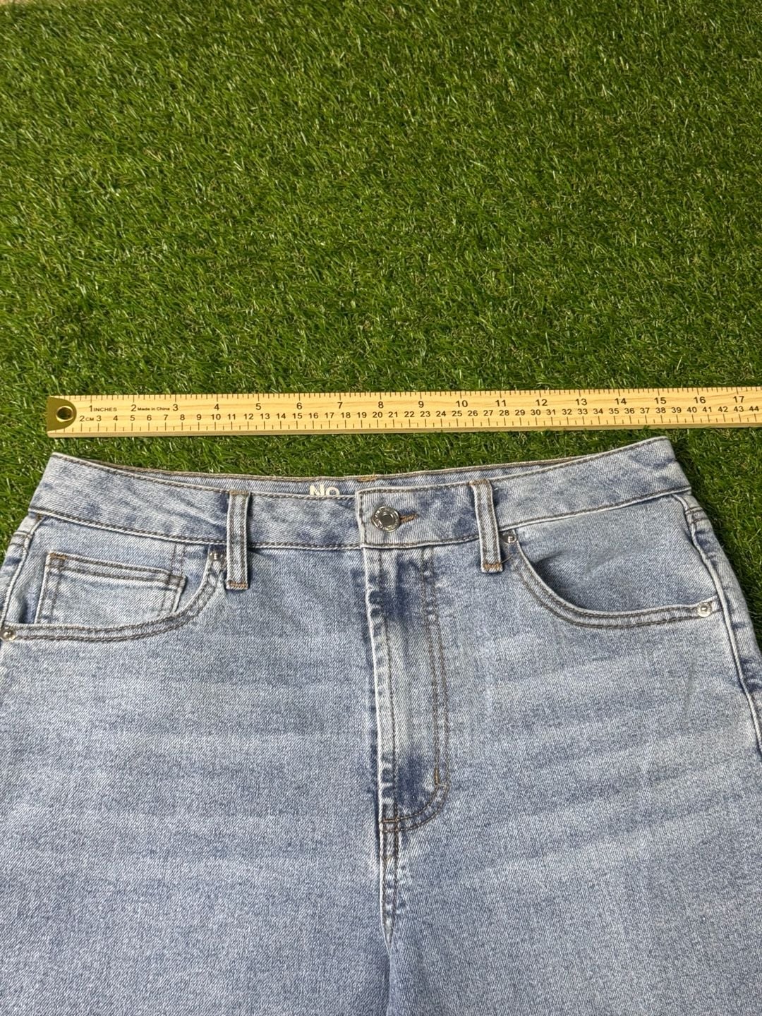 No Boundaries Light Wash High Rise Baggy Jeans Size 10 7
