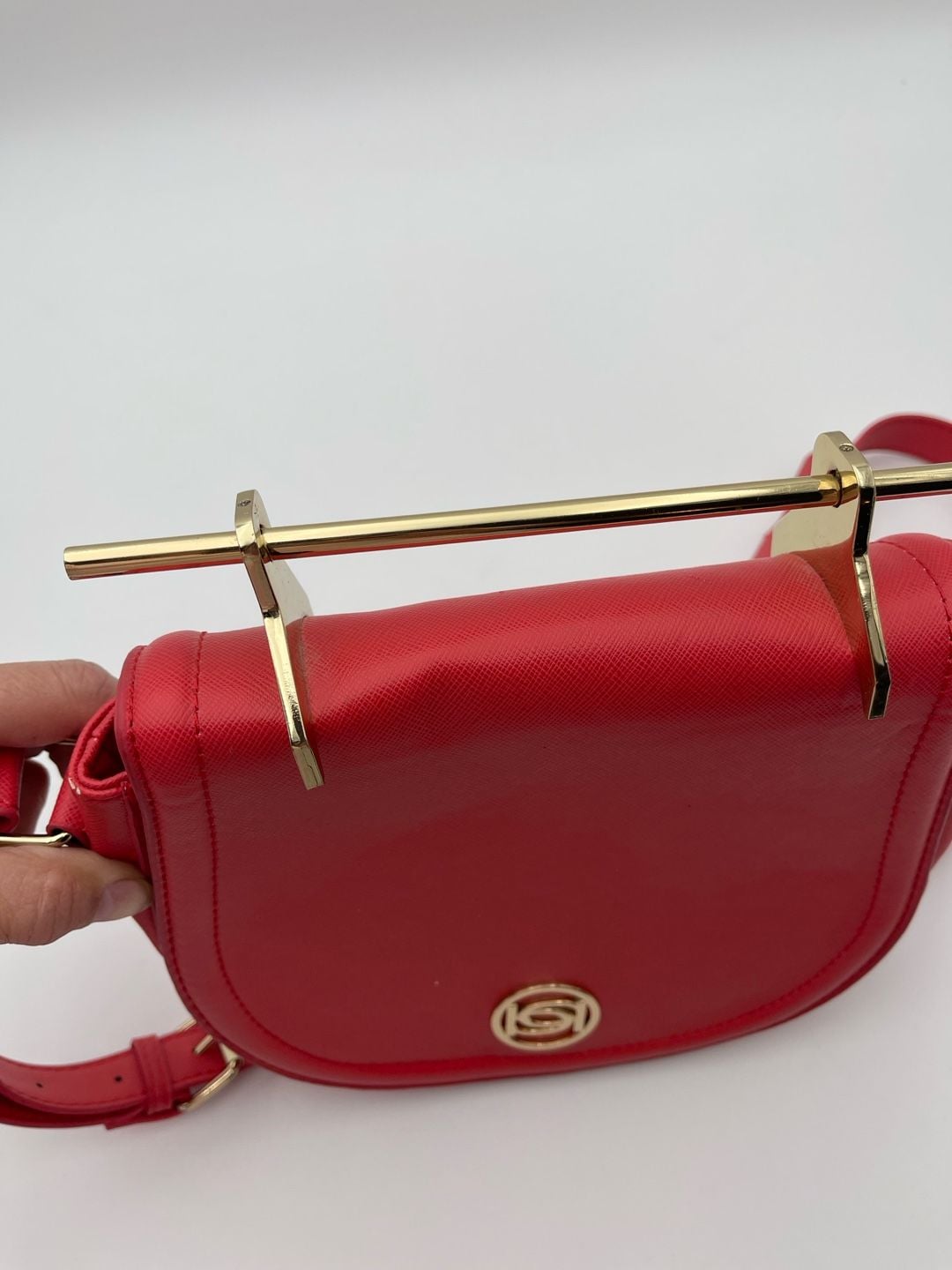bebe Lily Saddle Crossbody Bag Hibiscus Red 4