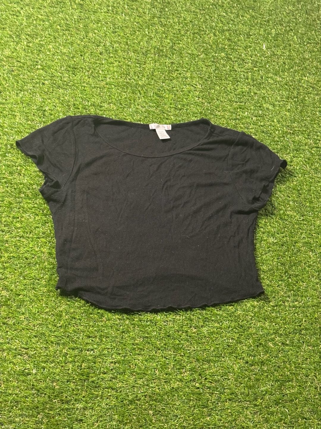 Ozzolo Black Ribbed Lettuce Hem Short Sleeve Crop Top Baby Tee Medium 2